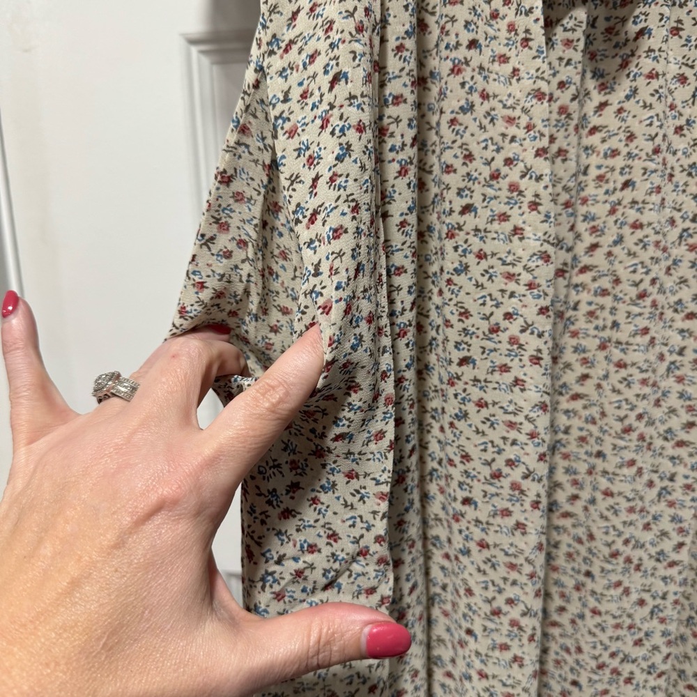 Ruffle Midi Dress in Cream Floral - Picture 5 of 12